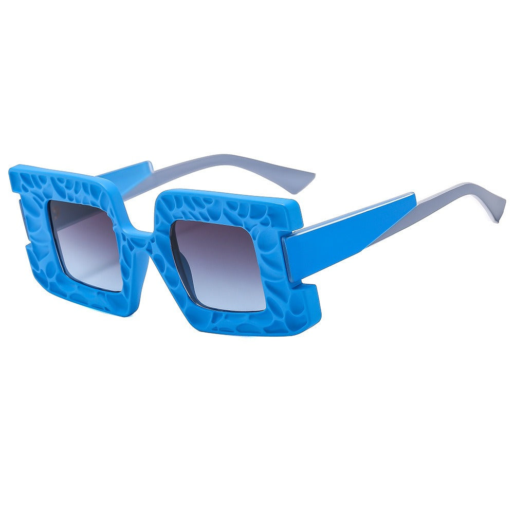 Sunglasses with personalized style, large frame sunglasses, fashionable and trendy glasses, paired with sunglasses
