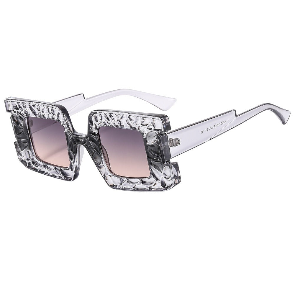 Sunglasses with personalized style, large frame sunglasses, fashionable and trendy glasses, paired with sunglasses